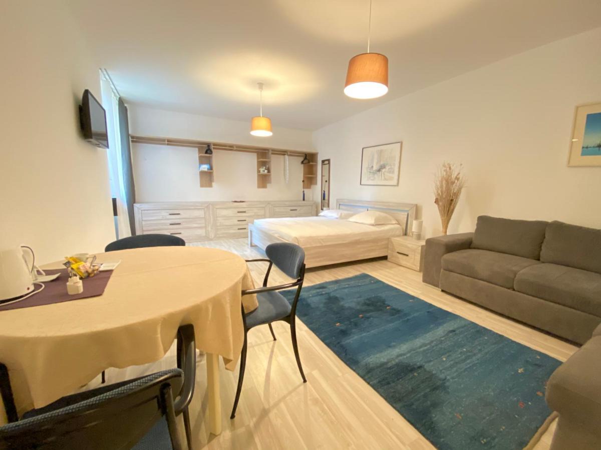 B&B Guest House Du Lac モントルー エクステリア 写真