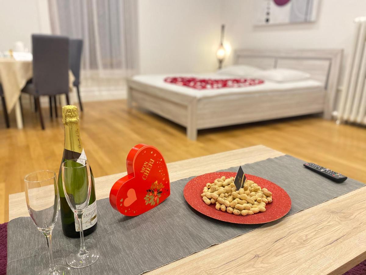 B&B Guest House Du Lac モントルー エクステリア 写真