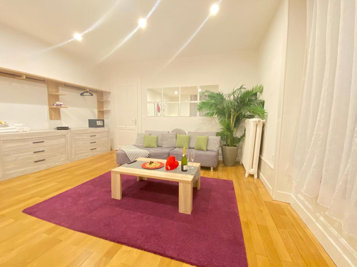 B&B Guest House Du Lac モントルー エクステリア 写真